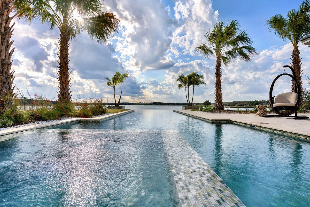 Pool Chateau