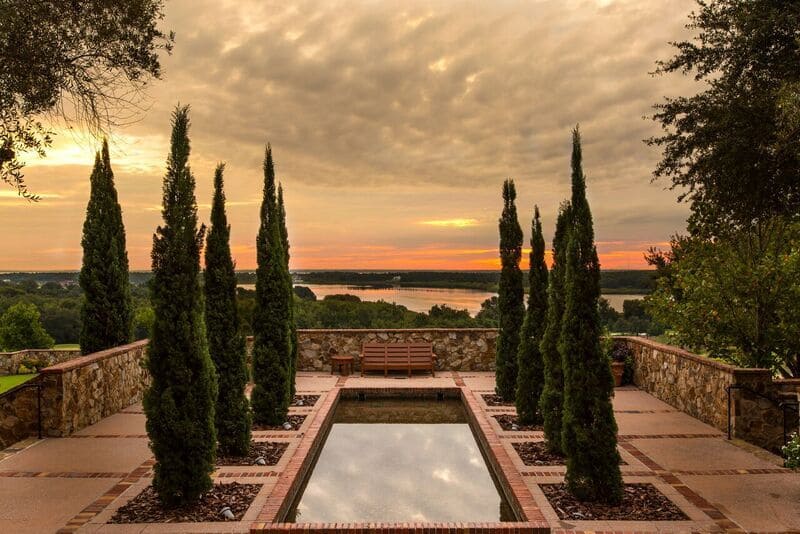 Reflection pond